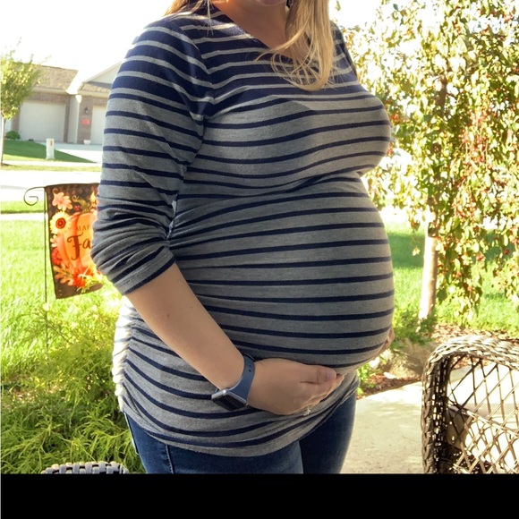 Jessica Simpson 3/4 sleeve maternity top - M. - Picture 3 of 8